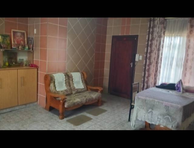 5 BEDROOM HOUSE FOR SALE IN CROSSMOOR
